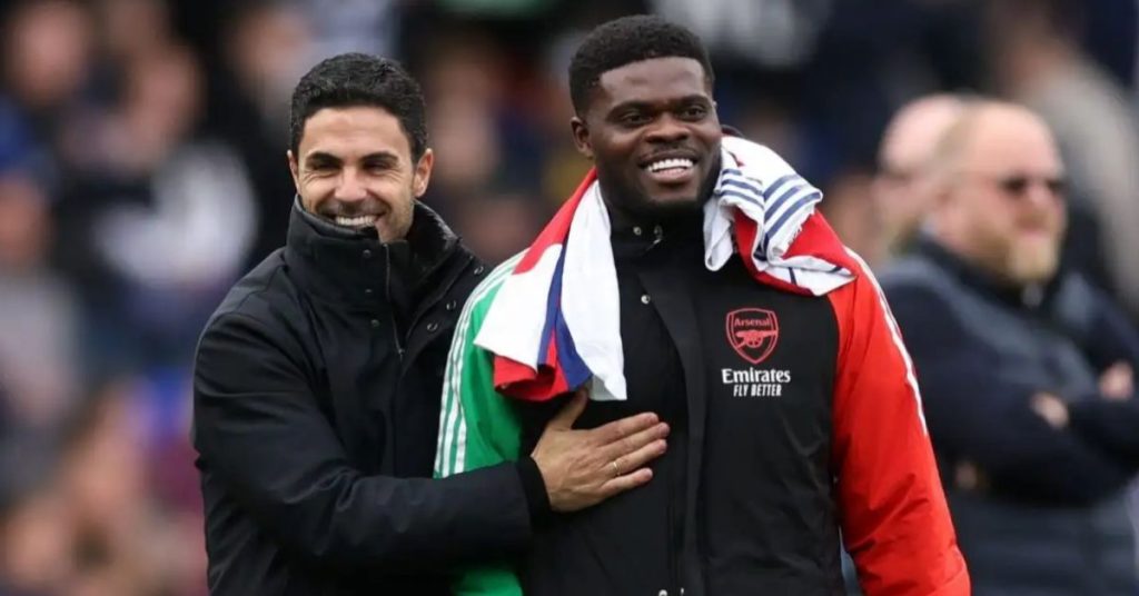 Arsenal manager Mikel Arteta with Thomas Partey