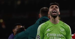 David Raya celebrates Arsenal's Champions League victory against Porto.